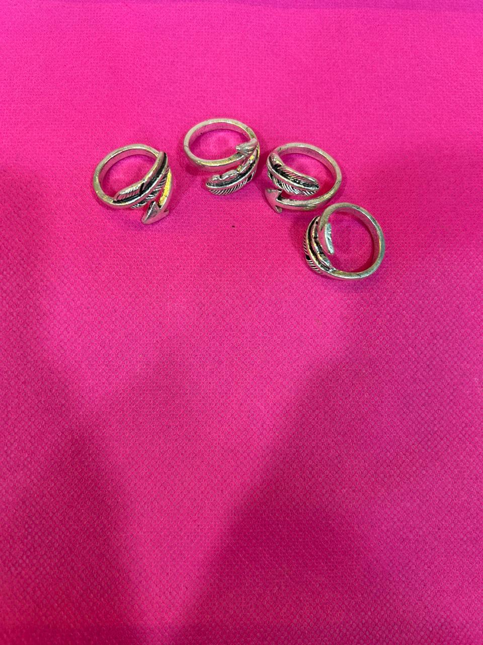 Chains & Rings 33